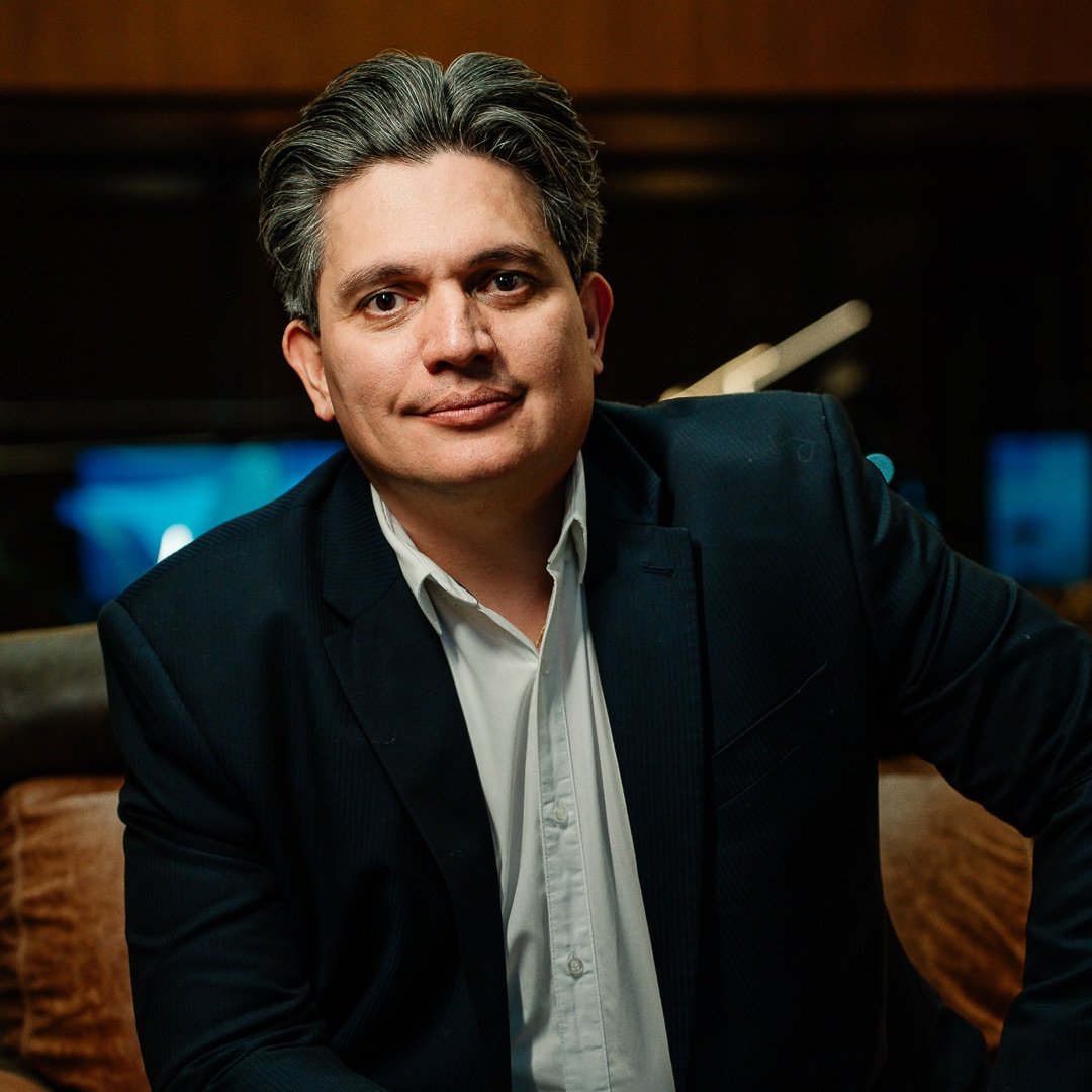 Dr. Fernando Versiani